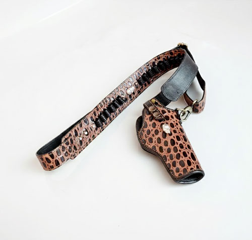 1911shoulder-crosscover6